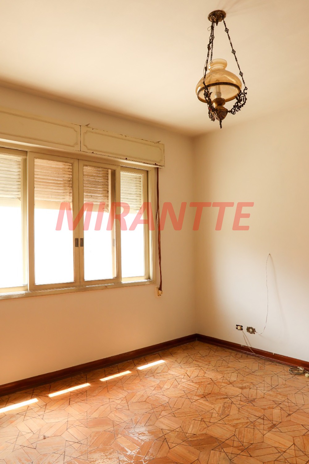 Sobrado de 685m² com 3 quartos em Santana