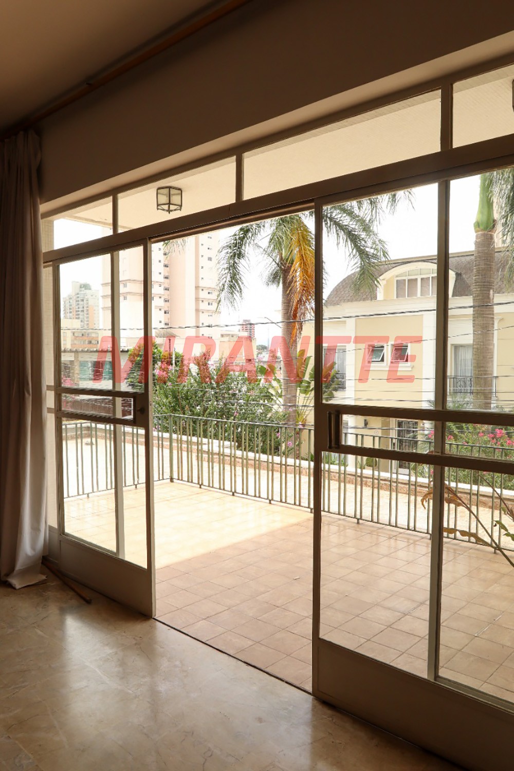 Sobrado de 685m² com 3 quartos em Santana