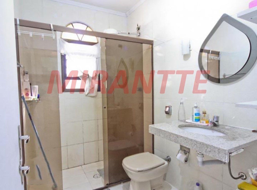 Sobrado de 76m² com 4 quartos em Vila Palmeiras
