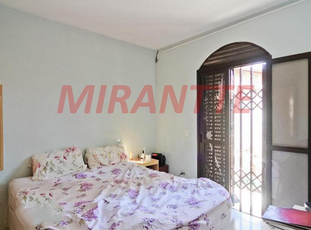 Sobrado de 76m² com 4 quartos em Vila Palmeiras