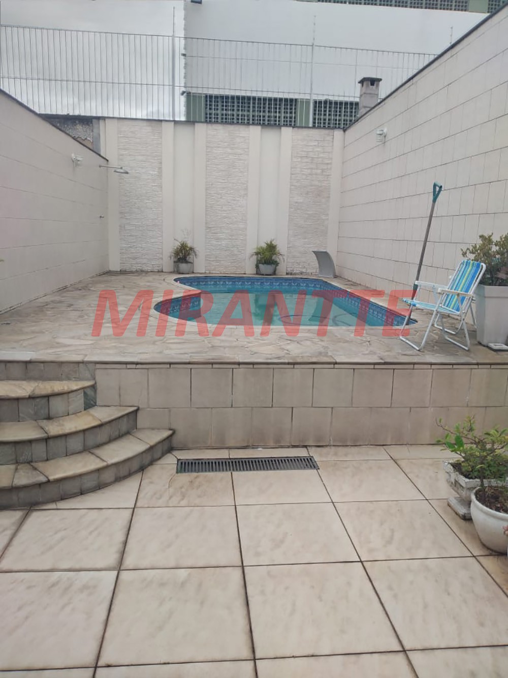 Sobrado de 350m² com 3 quartos em Santa Teresinha