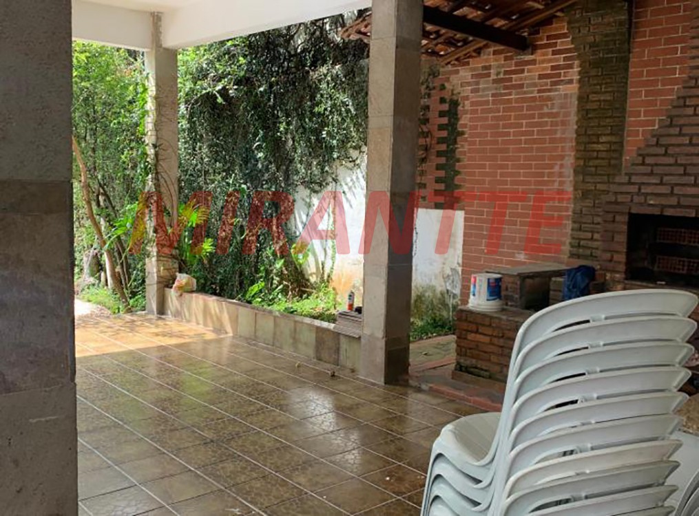 Sobrado de 353m² com 5 quartos em Barro Branco