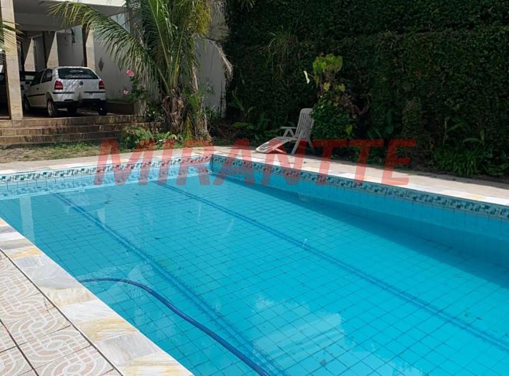 Sobrado de 353m² com 5 quartos em Barro Branco