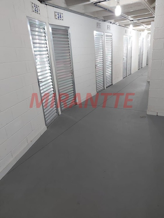Apartamento de 84m² com 3 quartos em Água Fria