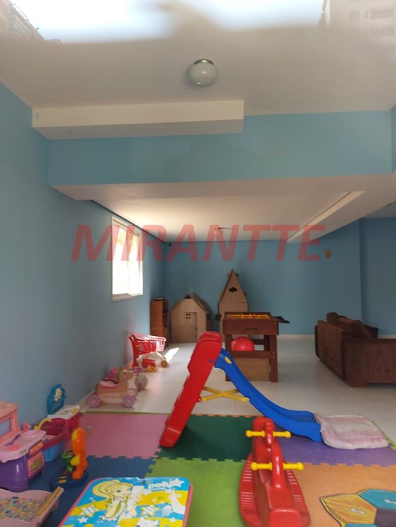 Apartamento de 84m² com 3 quartos em Água Fria