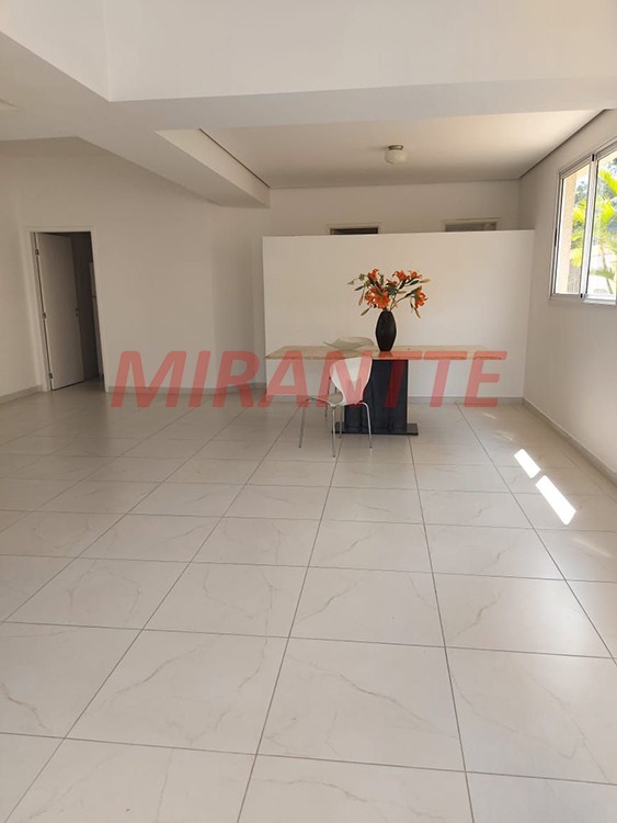 Apartamento de 84m² com 3 quartos em Água Fria