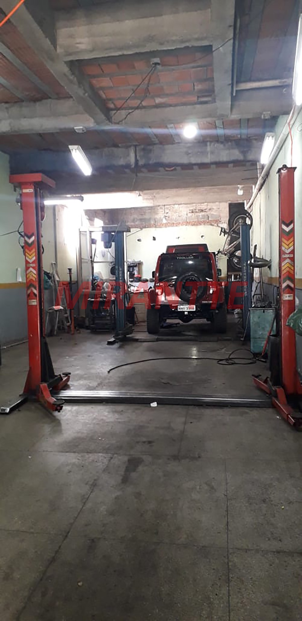 Comercial de 270m² com 2 quartos em Freguesia do