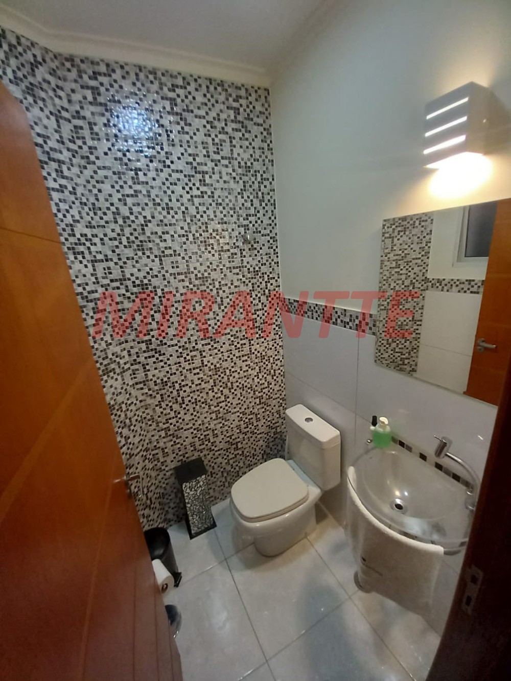 Sobrado de 309m² com 4 quartos em Santa Teresinha