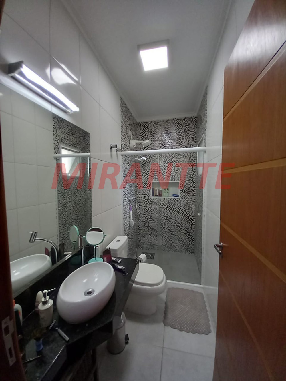 Sobrado de 309m² com 4 quartos em Santa Teresinha