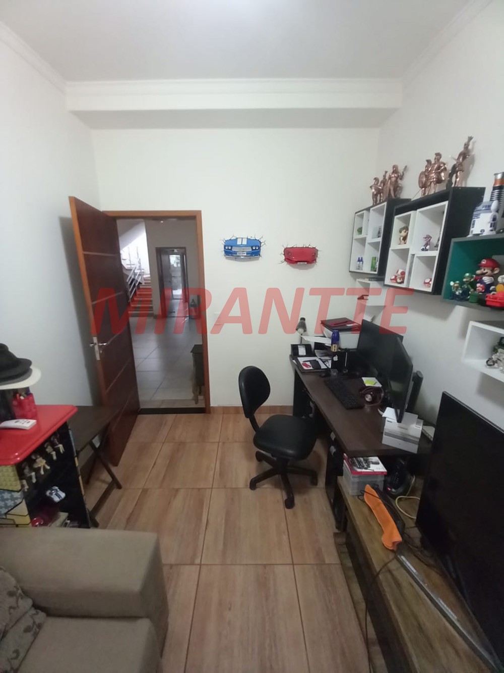 Sobrado de 309m² com 4 quartos em Santa Teresinha