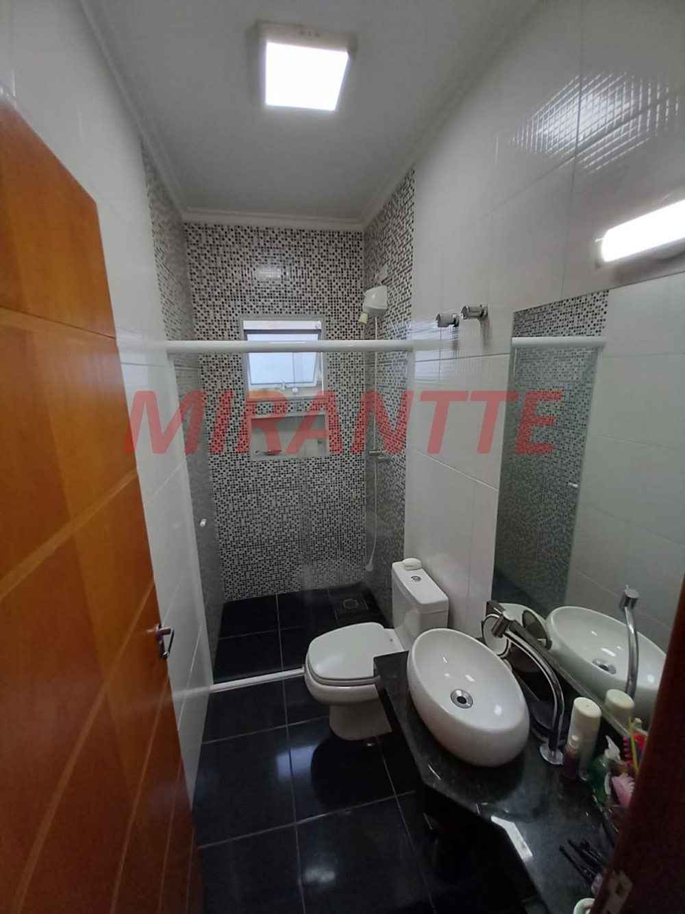 Sobrado de 309m² com 4 quartos em Santa Teresinha
