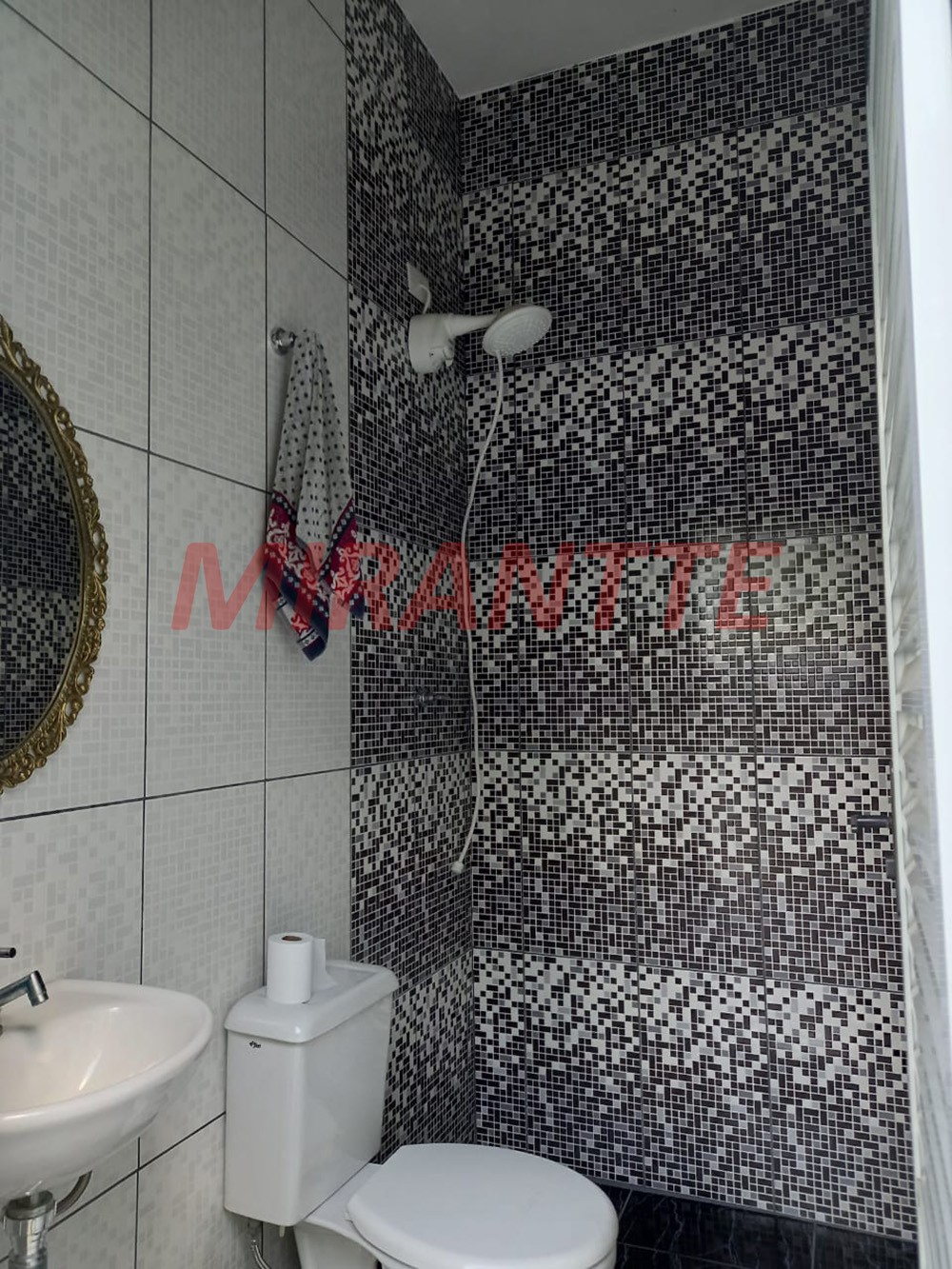 Sobrado de 309m² com 4 quartos em Santa Teresinha