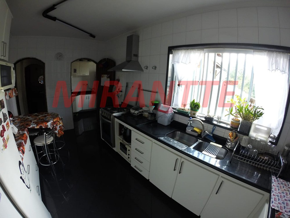 Sobrado de 198m² com 4 quartos em Jardim Kherlakian