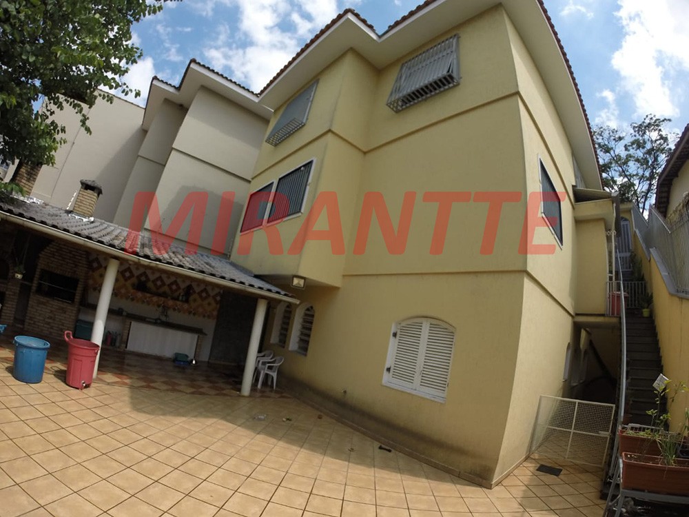 Sobrado de 198m² com 4 quartos em Jardim Kherlakian