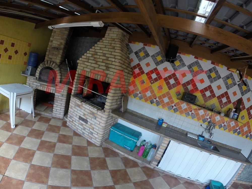 Sobrado de 198m² com 4 quartos em Jardim Kherlakian