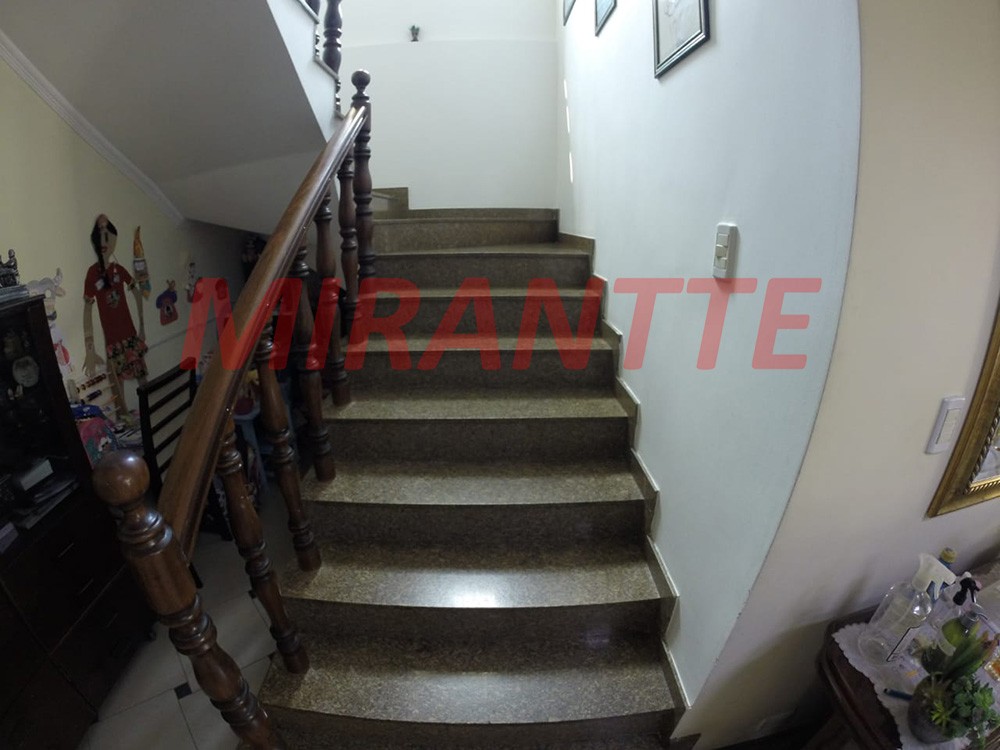Sobrado de 198m² com 4 quartos em Jardim Kherlakian