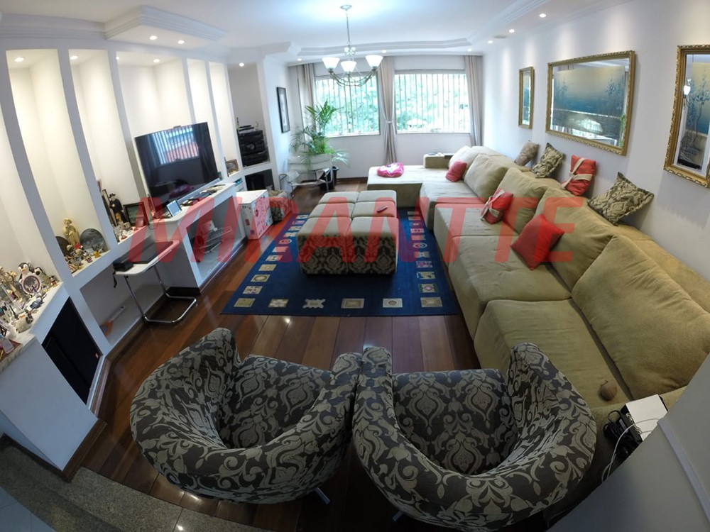 Sobrado de 198m² com 4 quartos em Jardim Kherlakian