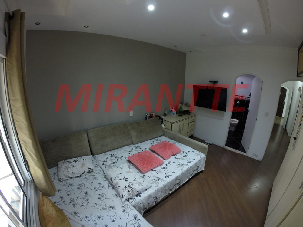 Sobrado de 198m² com 4 quartos em Jardim Kherlakian
