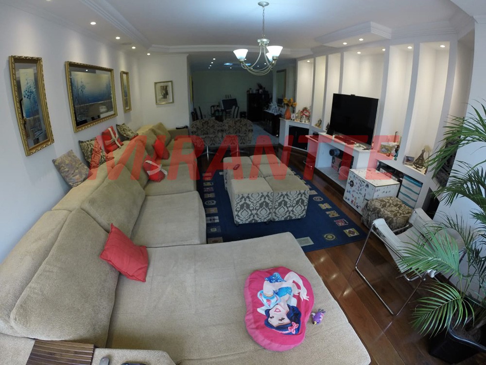 Sobrado de 198m² com 4 quartos em Jardim Kherlakian
