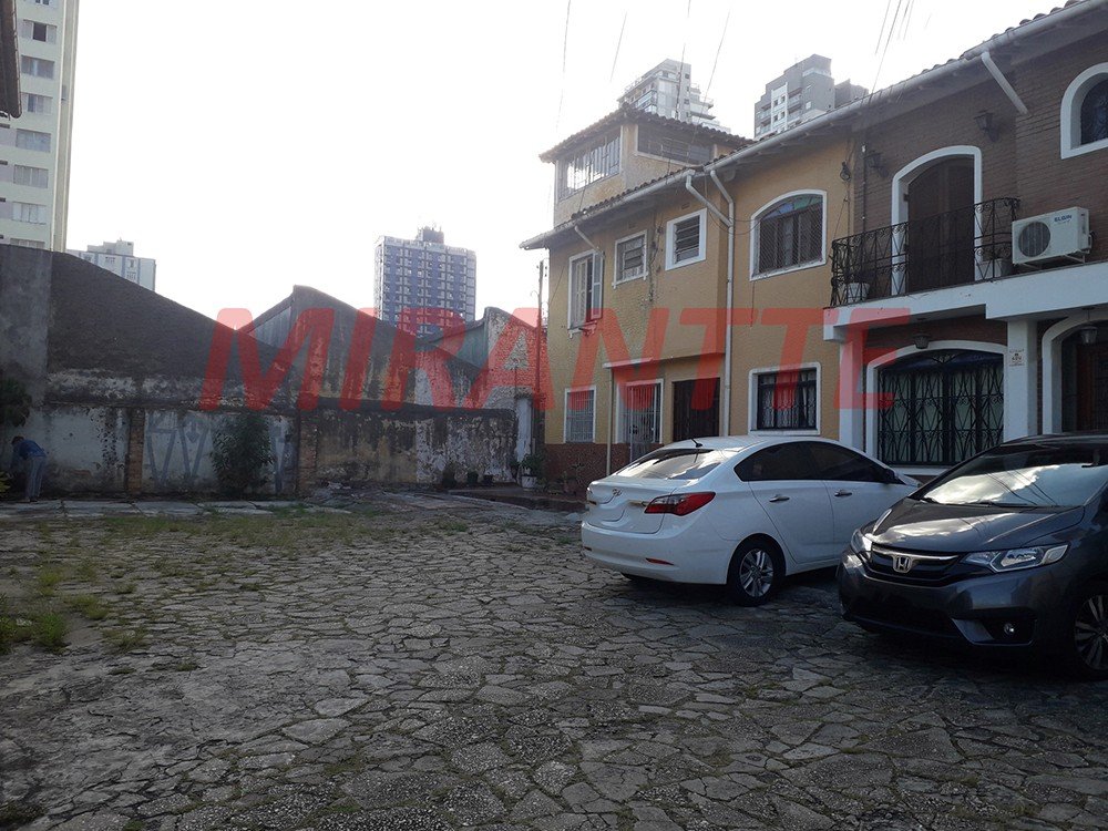 Sobrado de 1.2m² com 7 quartos em Santana