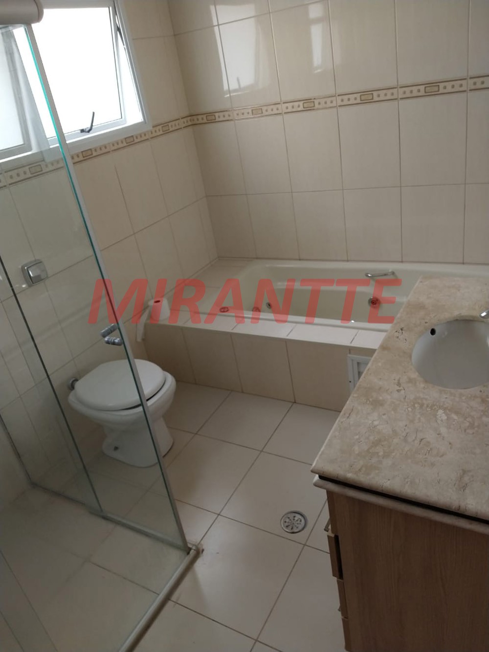 Sobrado de 274m² com 3 quartos em Vila Mazzei