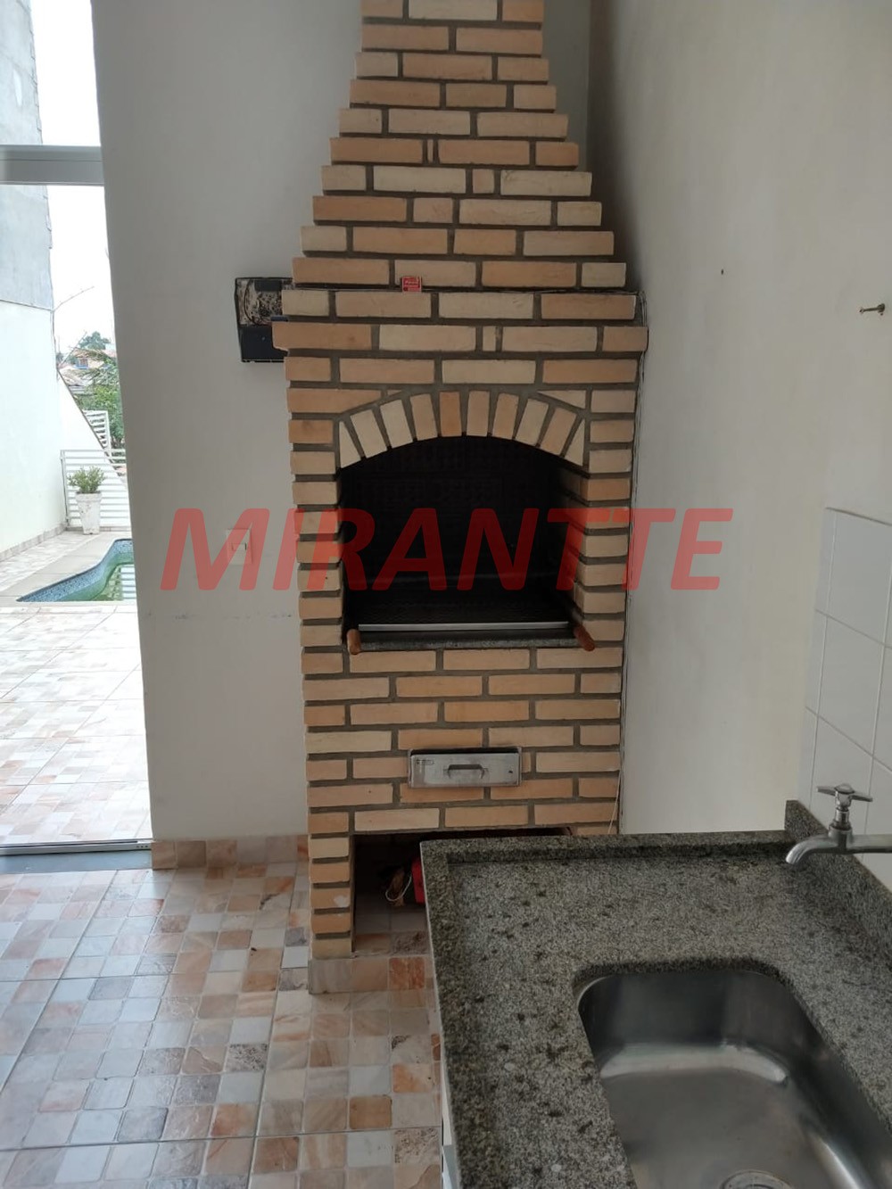 Sobrado de 274m² com 3 quartos em Vila Mazzei