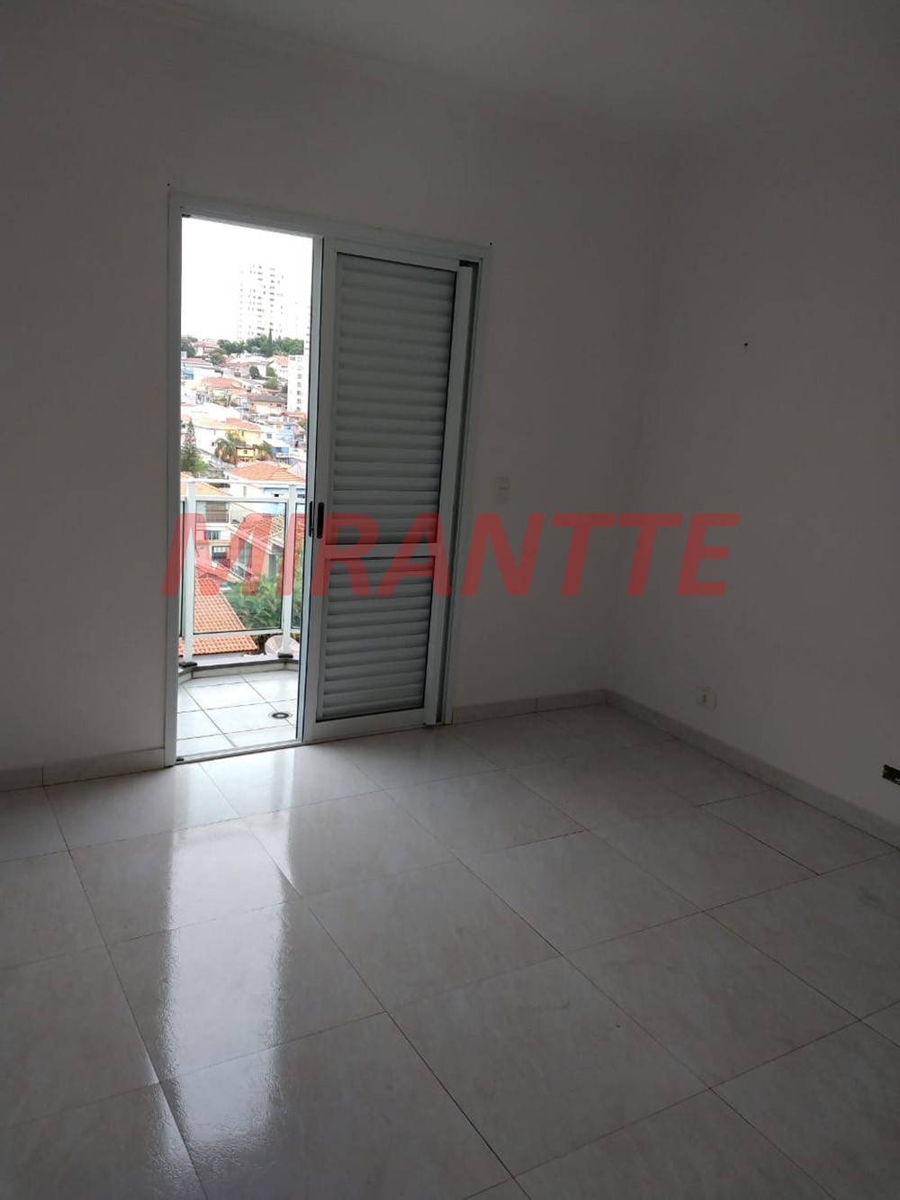 Sobrado de 274m² com 3 quartos em Vila Mazzei