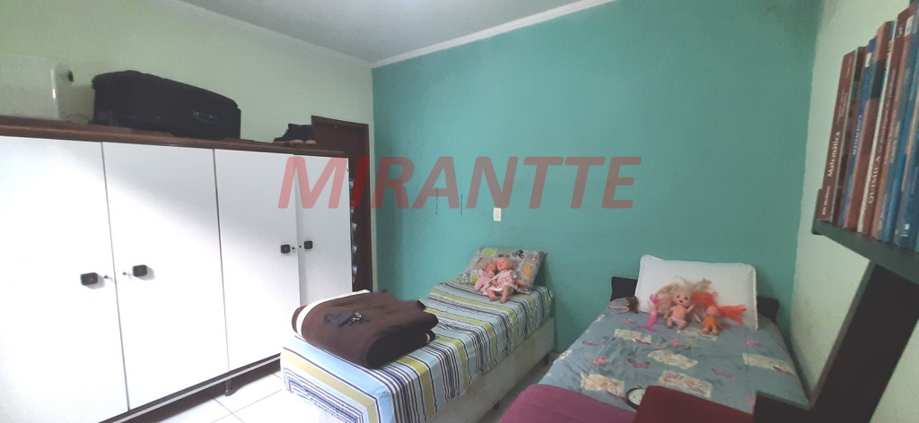 Sobrado de 130m² com 3 quartos em Água Fria