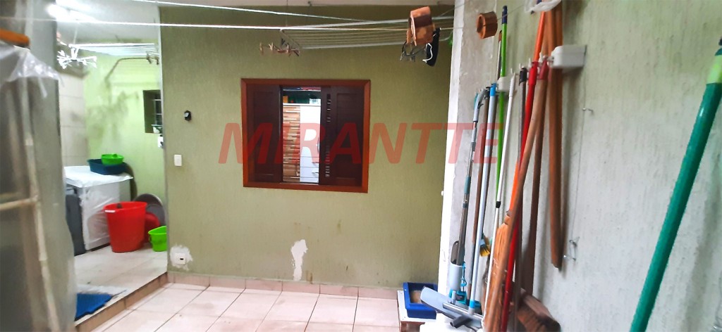 Sobrado de 130m² com 3 quartos em Água Fria
