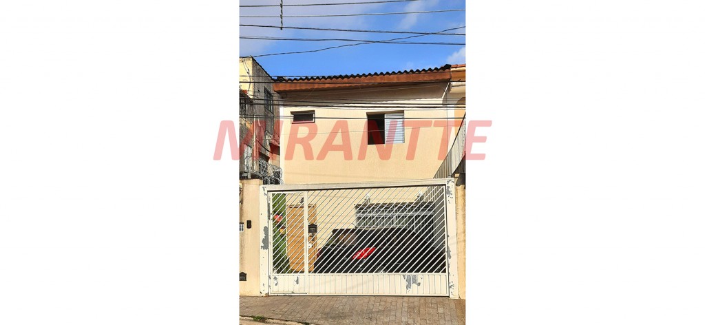 Sobrado de 130m² com 3 quartos em Água Fria
