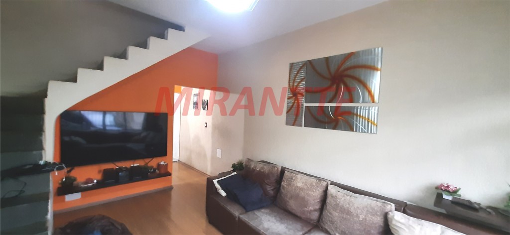Sobrado de 130m² com 3 quartos em Água Fria