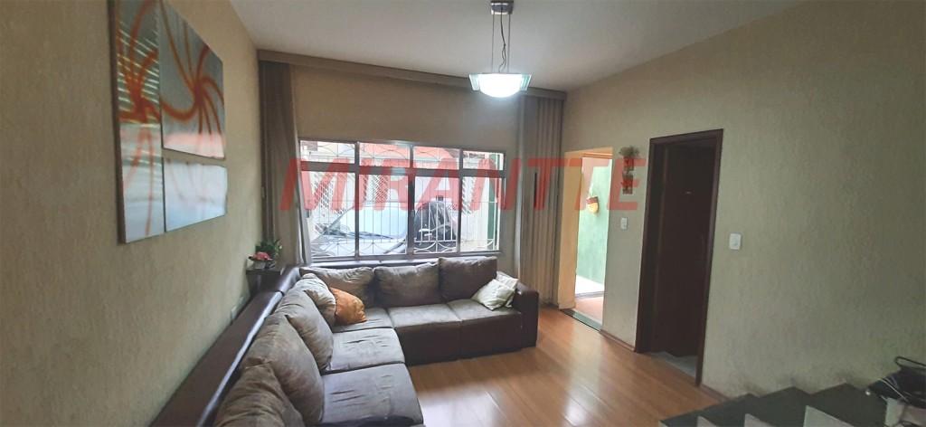 Sobrado de 130m² com 3 quartos em Água Fria