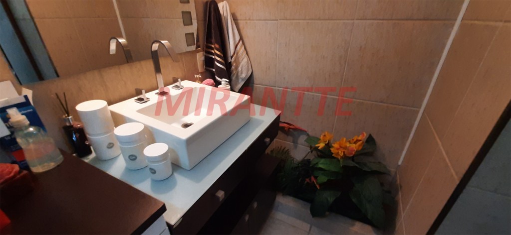 Sobrado de 130m² com 3 quartos em Água Fria