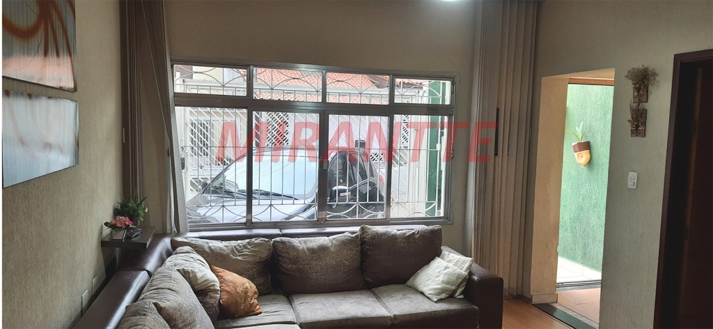 Sobrado de 130m² com 3 quartos em Água Fria