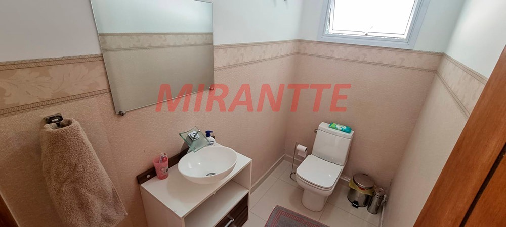 Sobrado de 400m² com 4 quartos em Serra da Cantareira