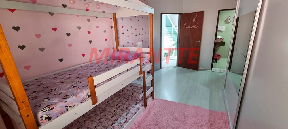 Sobrado de 400m² com 4 quartos em Serra da Cantareira