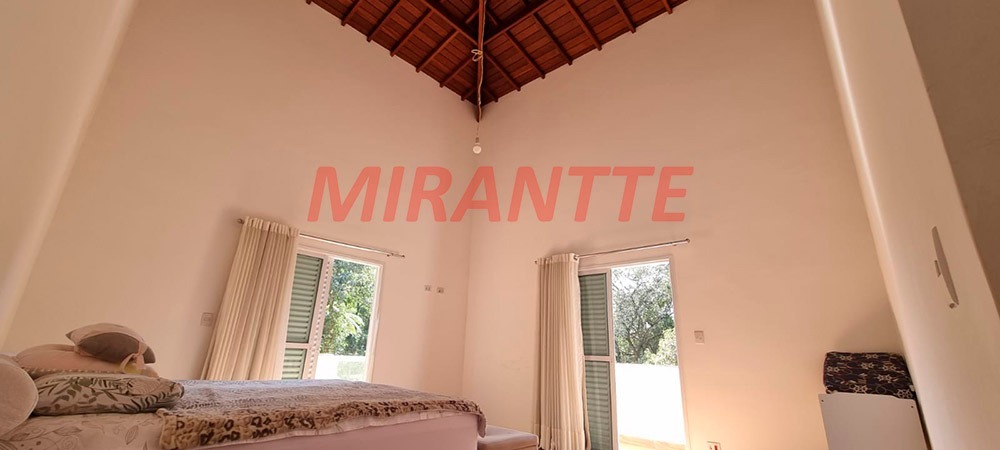 Sobrado de 400m² com 4 quartos em Serra da Cantareira