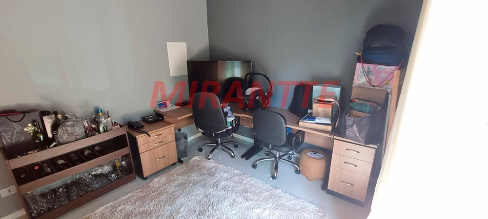 Sobrado de 400m² com 4 quartos em Serra da Cantareira