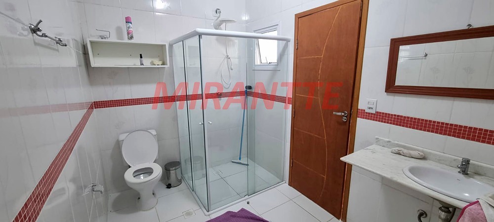 Sobrado de 400m² com 4 quartos em Serra da Cantareira