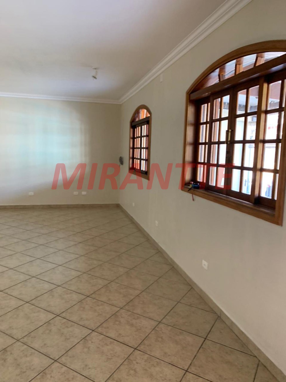 Sobrado de 200m² com 3 quartos em Santana