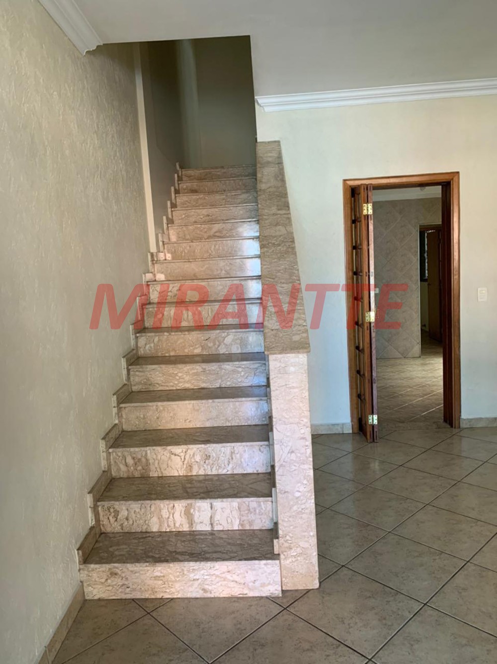 Sobrado de 200m² com 3 quartos em Santana