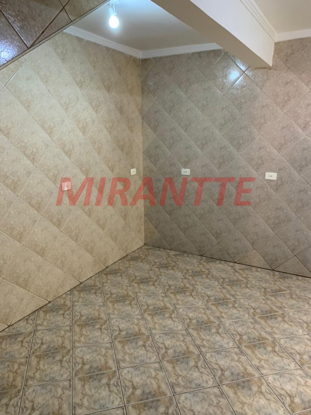 Sobrado de 200m² com 3 quartos em Santana