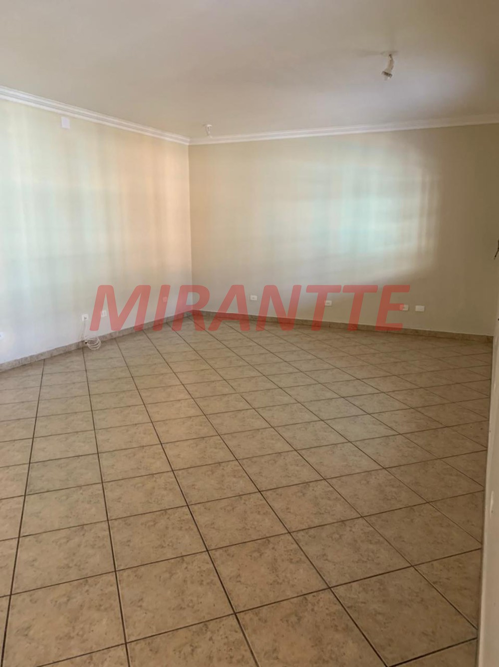 Sobrado de 200m² com 3 quartos em Santana