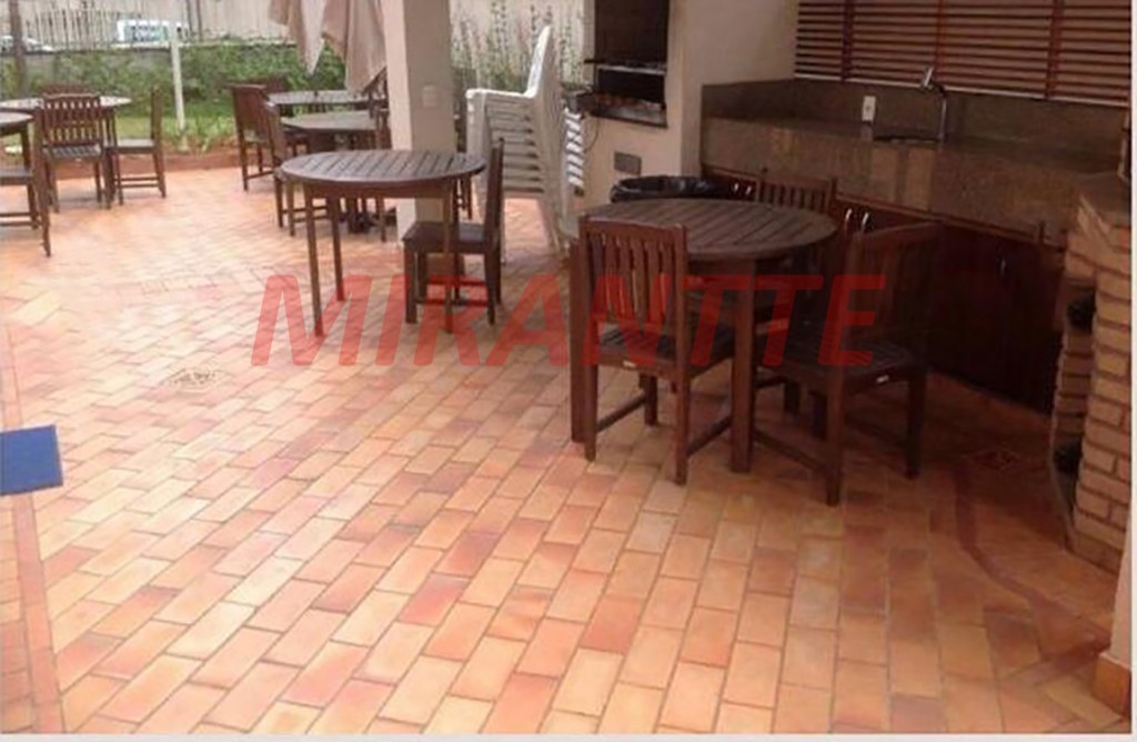 Apartamento de 60m² com 2 quartos em Limão