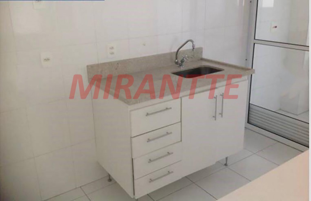 Apartamento de 60m² com 2 quartos em Limão