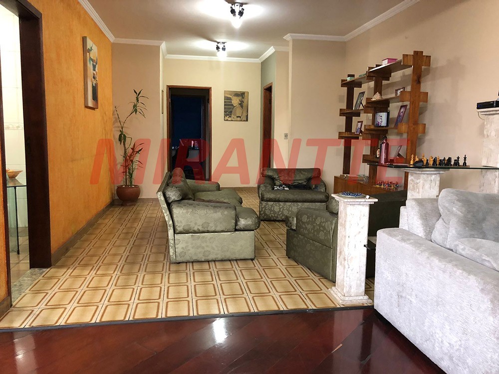 Sobrado de 300m² com 3 quartos em Vila Romero