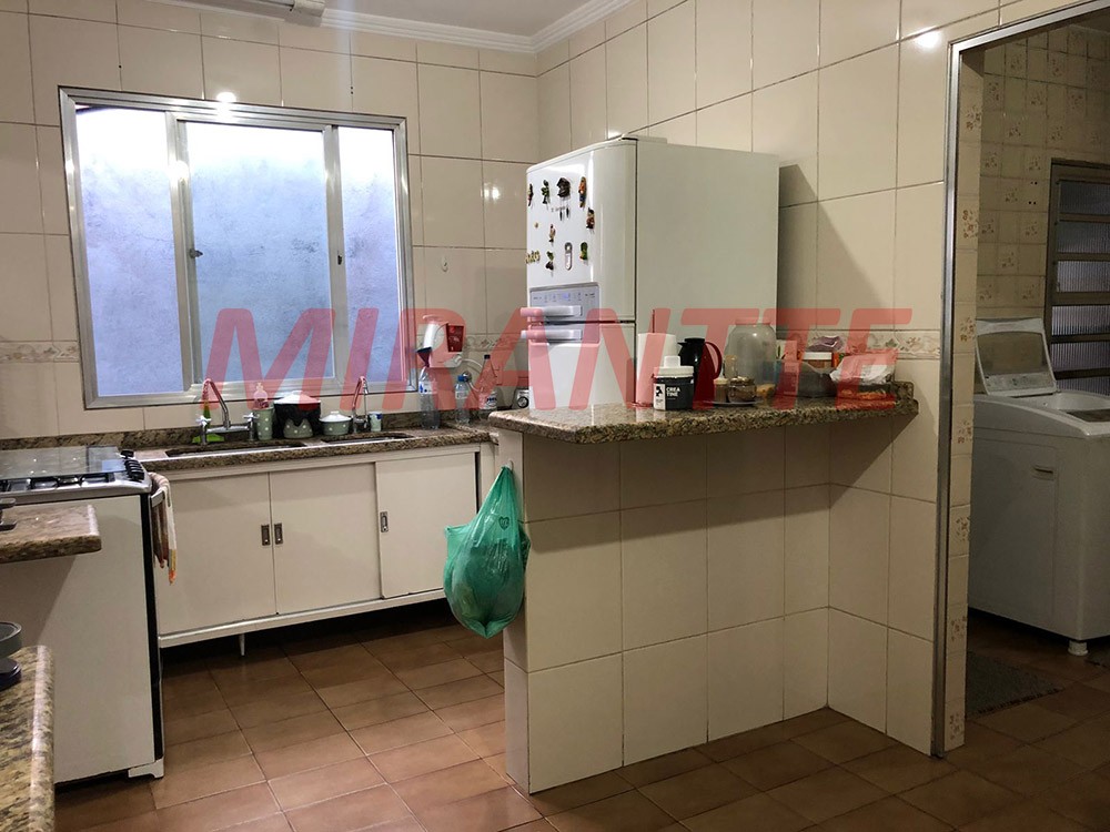 Sobrado de 300m² com 3 quartos em Vila Romero