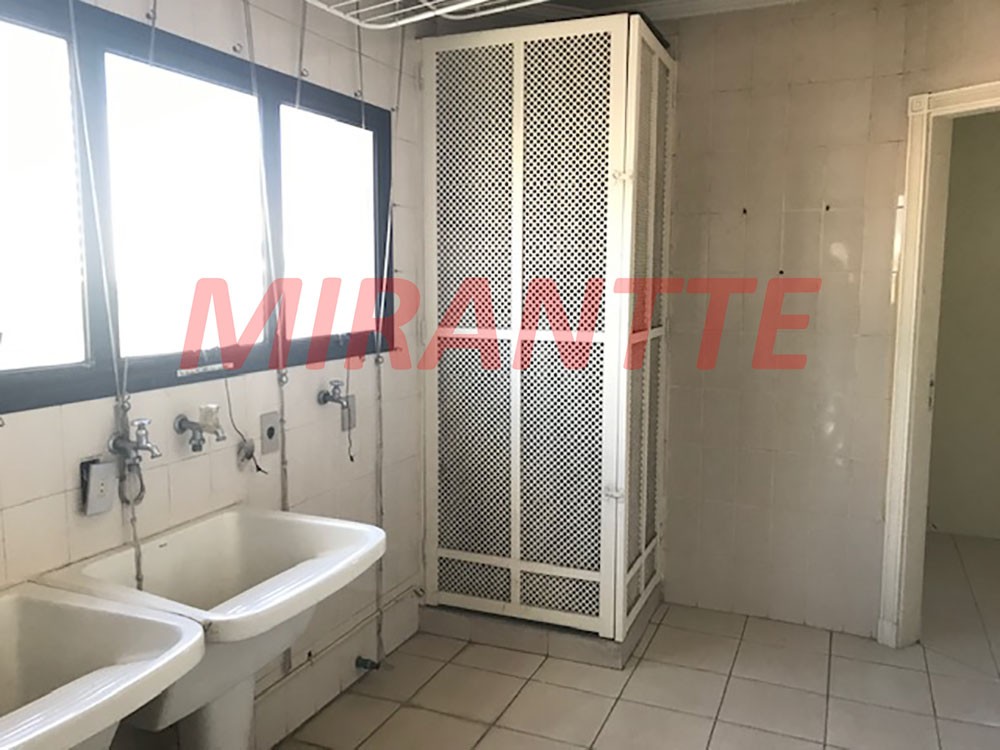 Apartamento de 222m² com 3 quartos em Centro