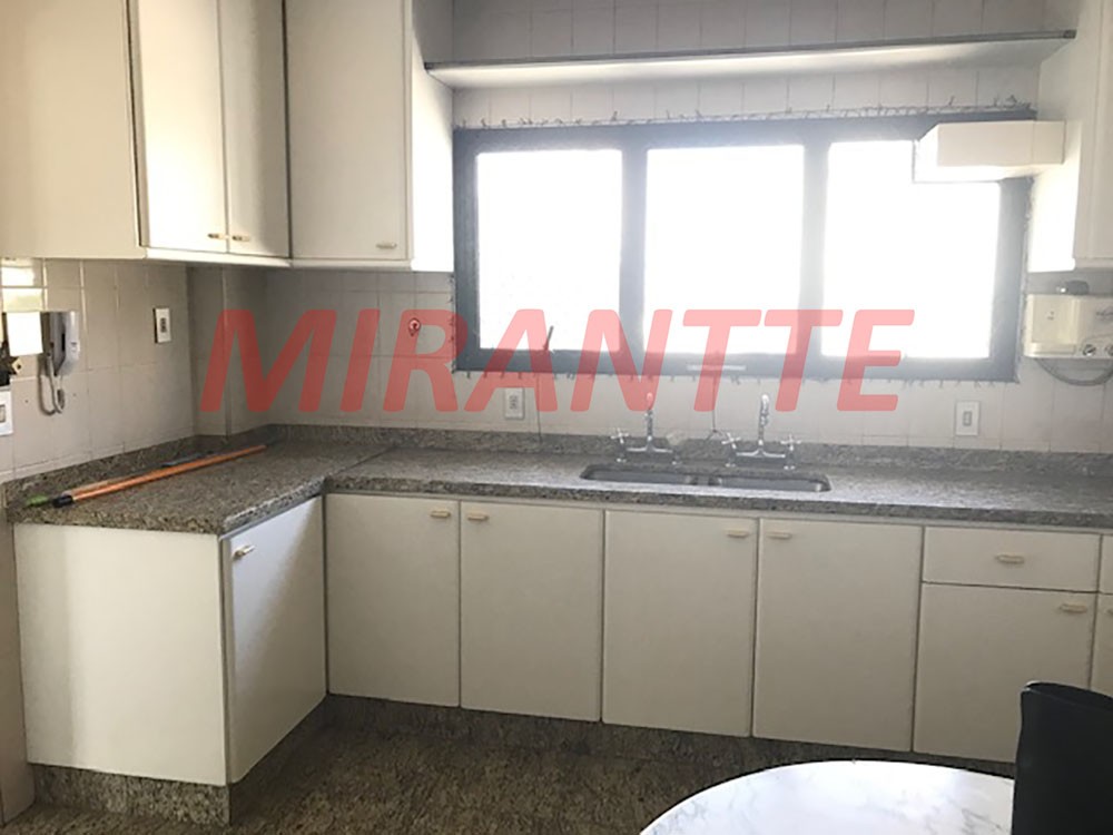 Apartamento de 222m² com 3 quartos em Centro