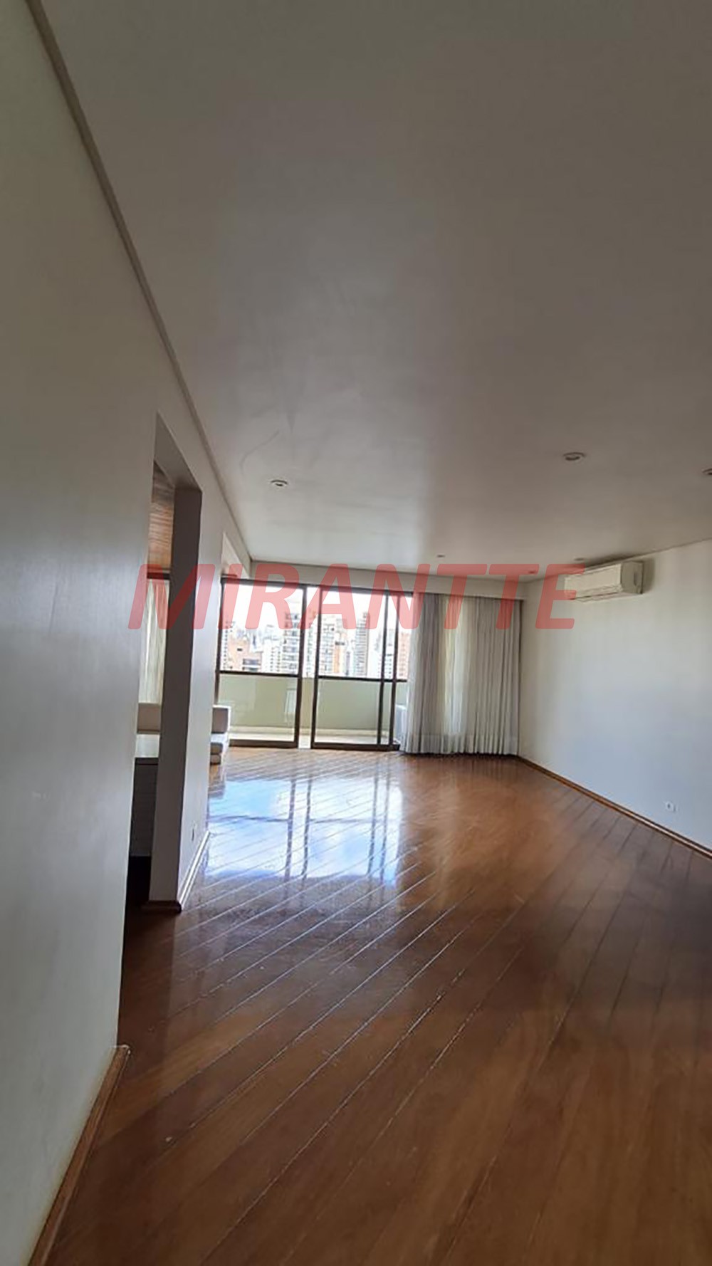 Apartamento de 170m² com 3 quartos em Moema